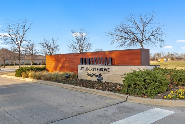 view of community / neighborhood sign