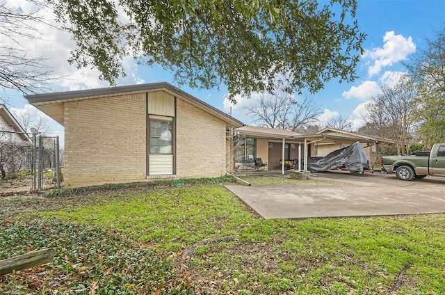 exterior space with a lawn