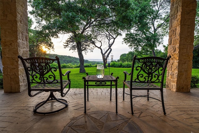 1665 W Belt Line Rd, Cedar Hill, TX 75104 - view of patio / terrace