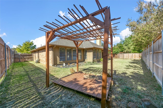 view of yard featuring a pergola