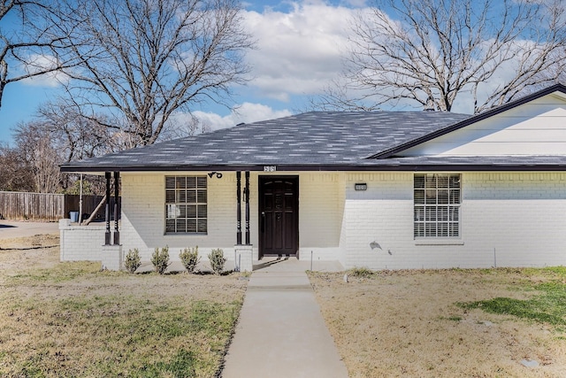 view of front of property