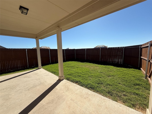 view of yard featuring a patio area