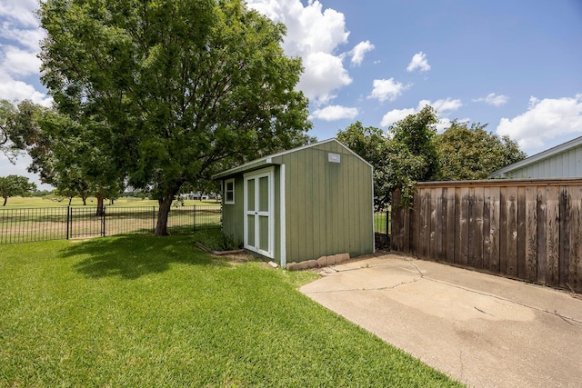 view of outdoor structure with a yard