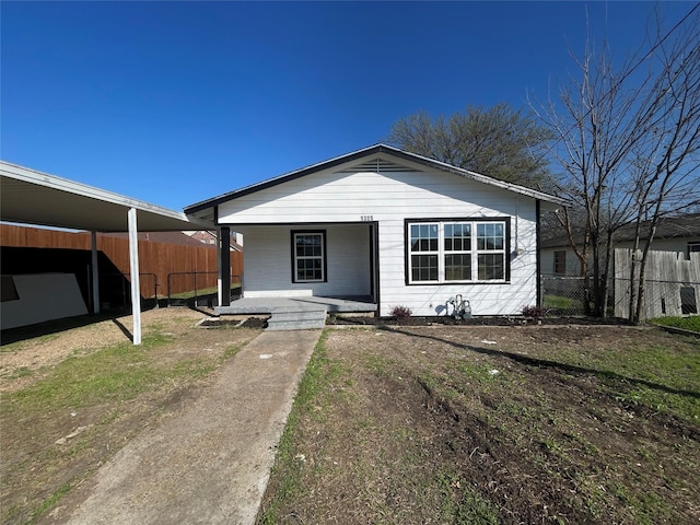 view of front of house featuring a porch