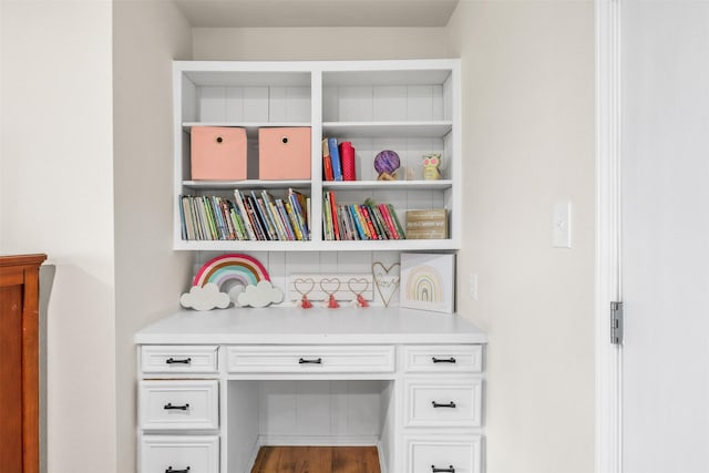 details with hardwood / wood-style flooring