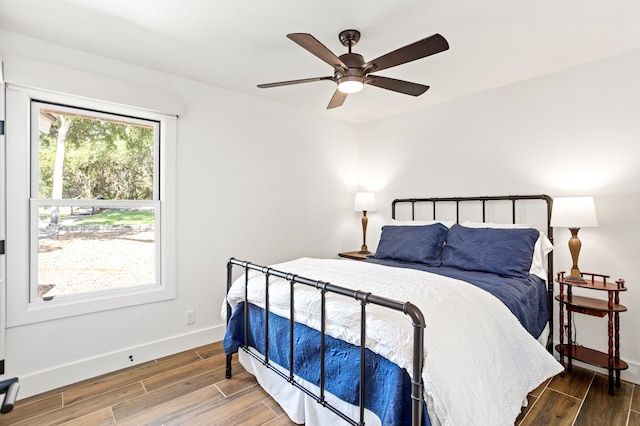 bedroom with ceiling fan