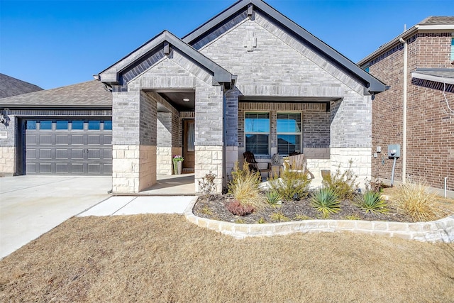 view of front of house featuring a garage