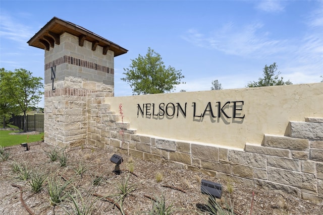 view of community / neighborhood sign