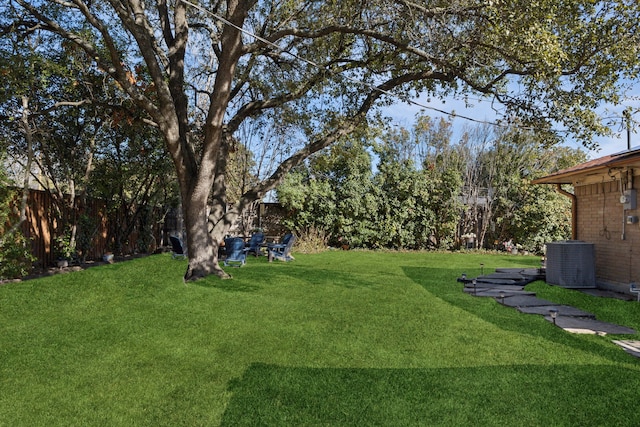 view of yard featuring cooling unit