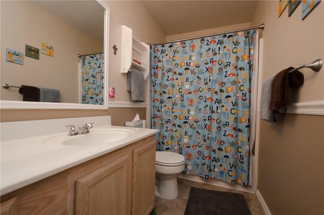 full bathroom featuring toilet, a textured ceiling, vanity, and shower / tub combo with curtain