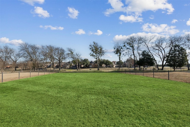 view of yard featuring a rural view