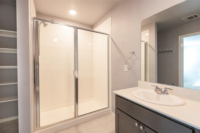 spacious closet featuring carpet flooring