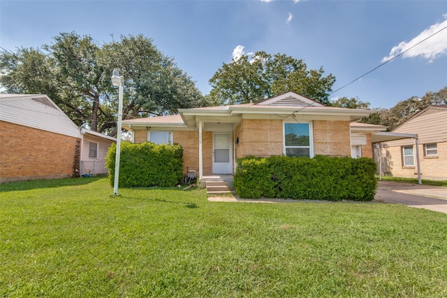 view of front of house with a front yard