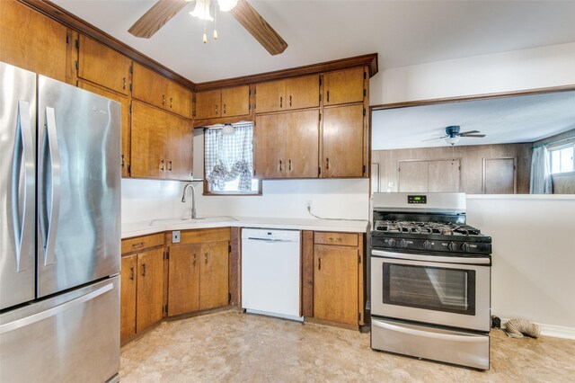 spare room with dark hardwood / wood-style floors