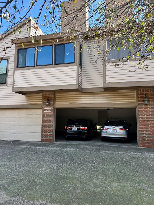 view of front facade with a garage