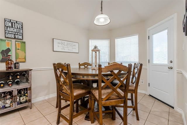 dining room featuring light tile patterned floors