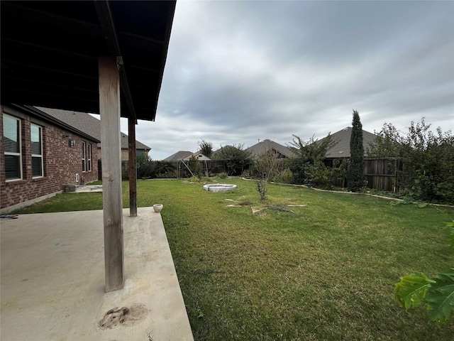 view of yard with a patio area