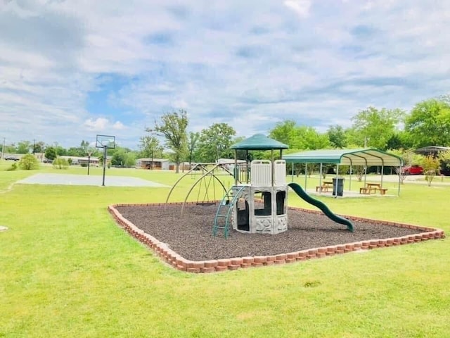 view of jungle gym featuring a yard