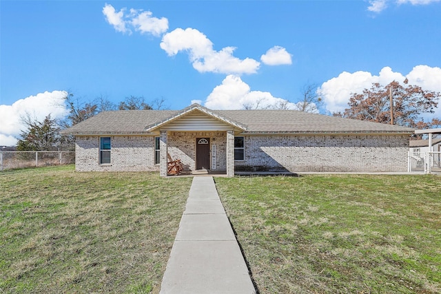 view of front of property with a front yard