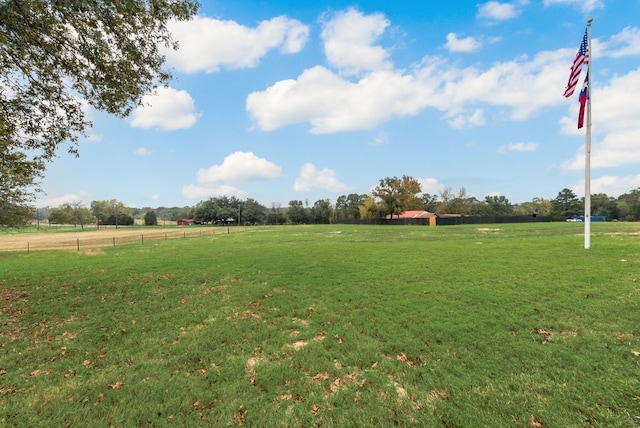 view of yard featuring a rural view