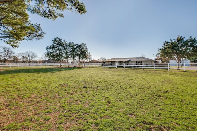 view of yard featuring a rural view