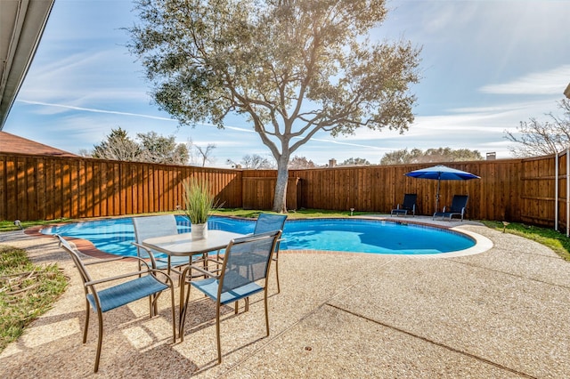 2504 Kingsridge Dr, Dallas, TX 75287 - view of pool with a patio area, a fenced backyard, and outdoor dining area