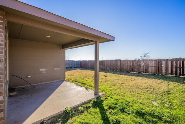 view of yard with a patio area