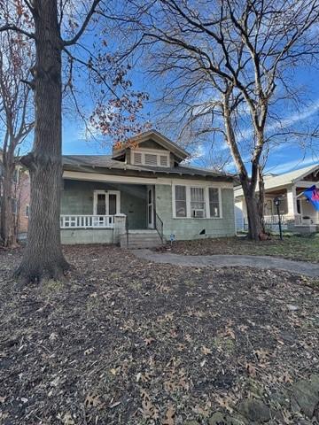 view of front of home with covered porch