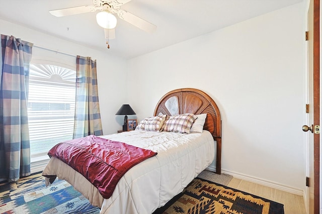 bedroom with ceiling fan