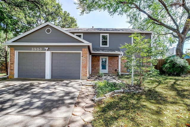 view of front facade featuring a garage