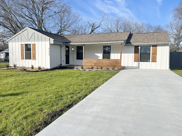 view of front of house with a front yard