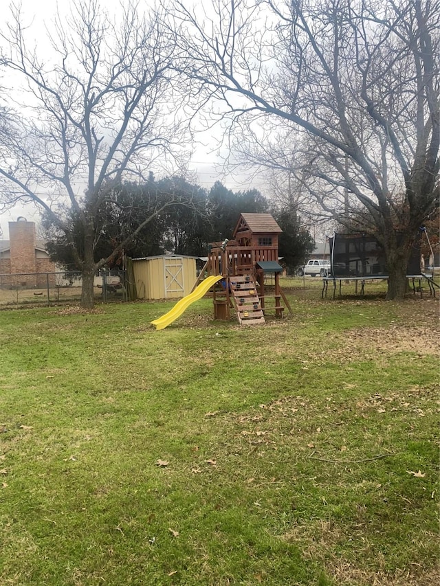 1911 College St, Gainesville, TX 76240 - view of play area with a trampoline