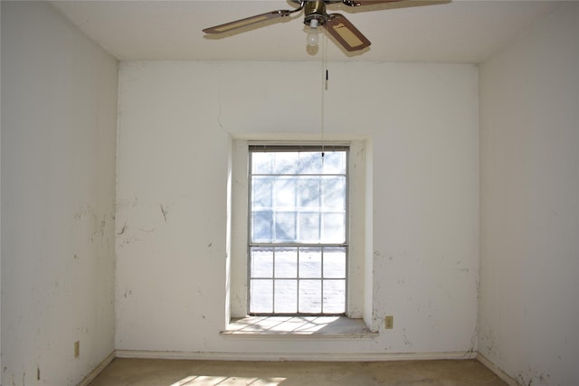 empty room with ceiling fan