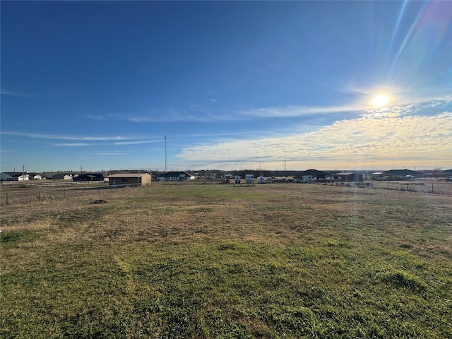 view of yard featuring a rural view