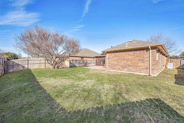 view of yard with a patio