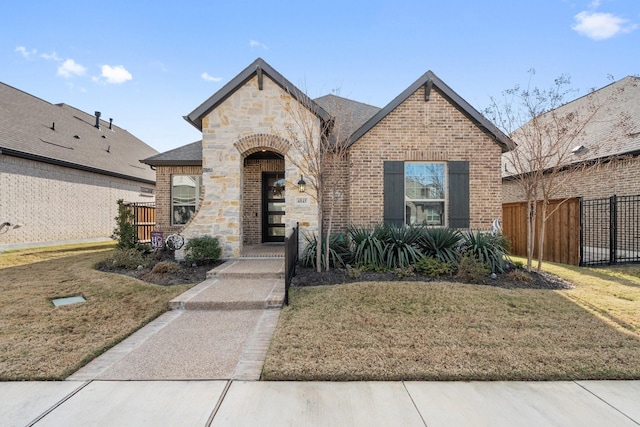 view of front of property with a front yard