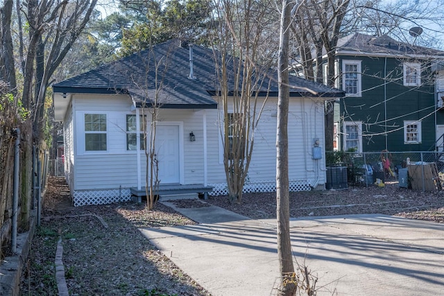 view of front property