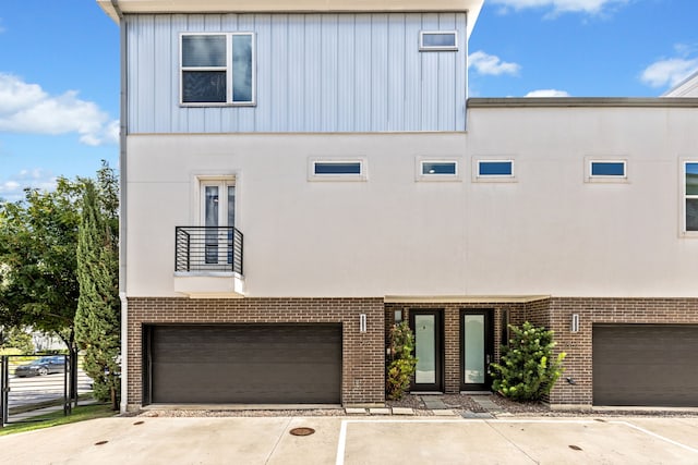 view of front of home with a garage