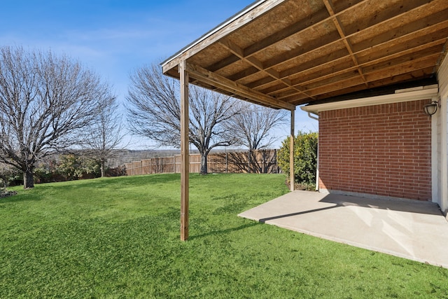 view of yard featuring a patio area