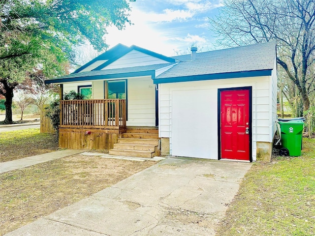 view of front of property with covered porch