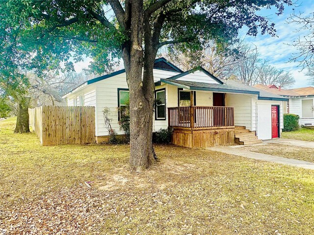 view of front of house with covered porch