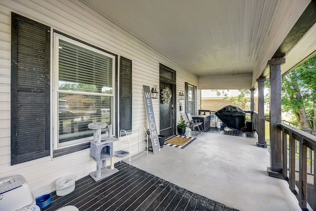 view of patio / terrace featuring a porch and area for grilling