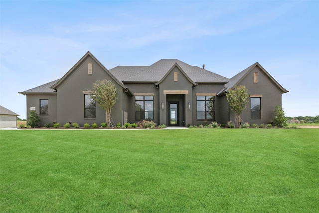 view of front of house featuring a front lawn