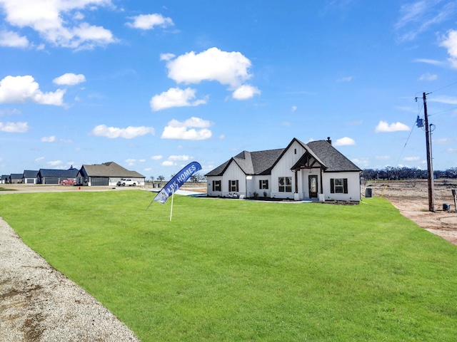 view of front of house with a front yard