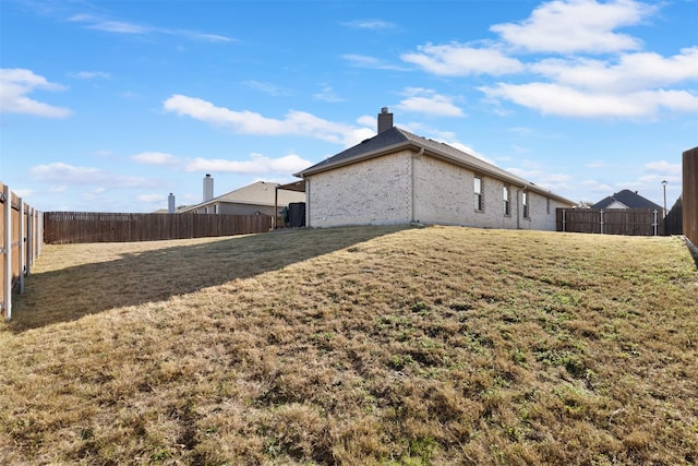 exterior space featuring a lawn