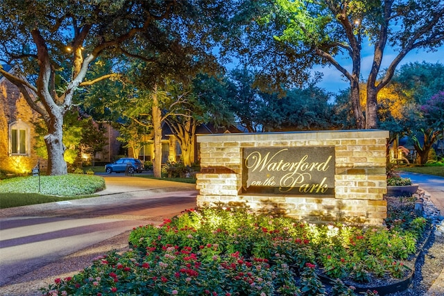 view of community / neighborhood sign