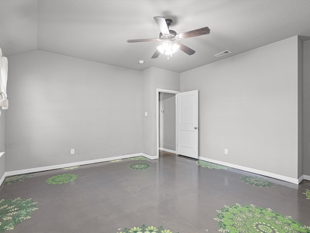 empty room with ceiling fan