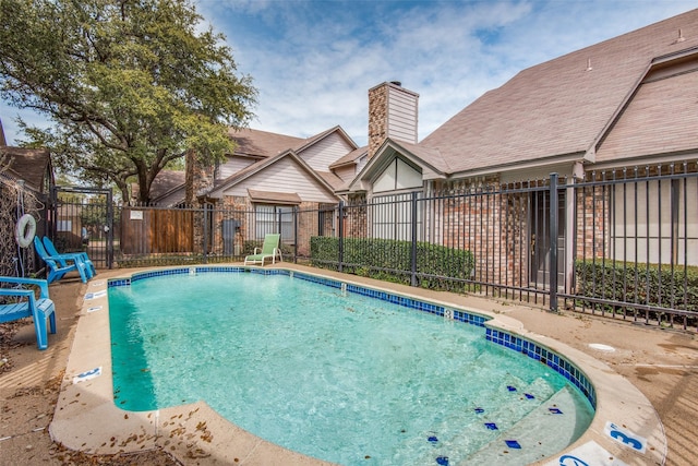 view of swimming pool