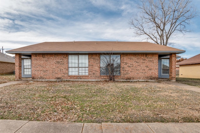 exterior space featuring a yard