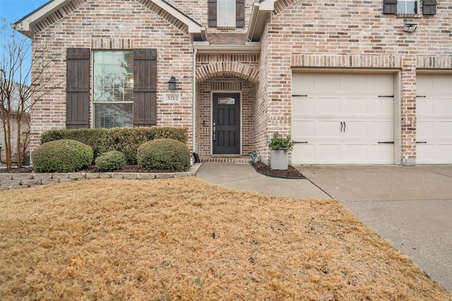 property entrance featuring a garage